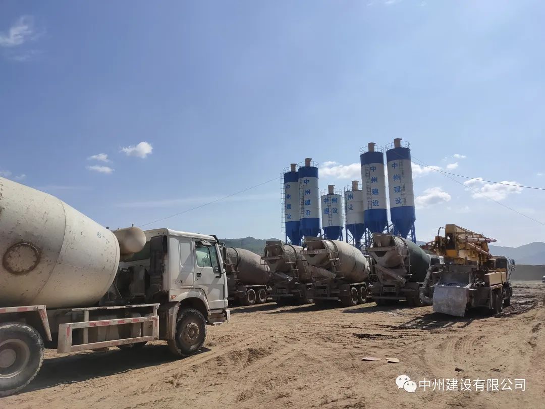 【喜迎双节】庆盛世华诞 迎中秋团圆--万向娱乐登录有限公司在建项目奏响中秋“节”报！